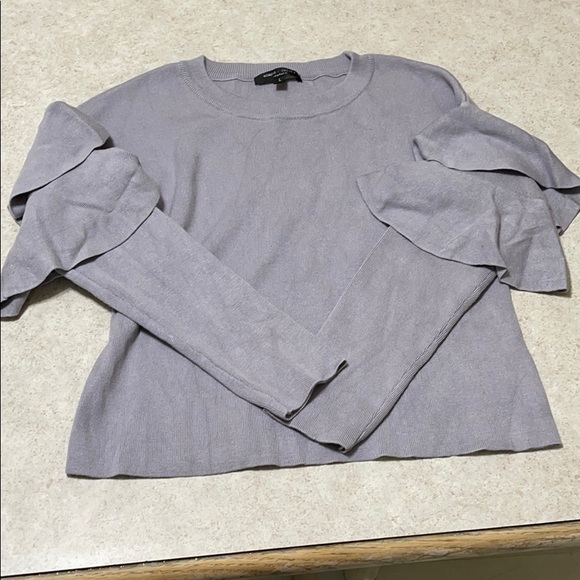 ROMEO & JULIET COUTURE RUFFLE SLEEVES LAVENDER CROP SWEATER - Picture 10 of 10